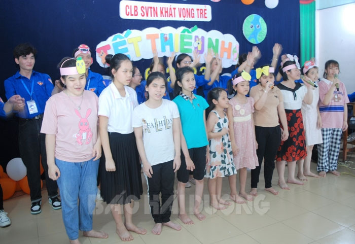 Hải Dương tổ chức Tết Thiếu nhi cho trẻ em khiếm thị